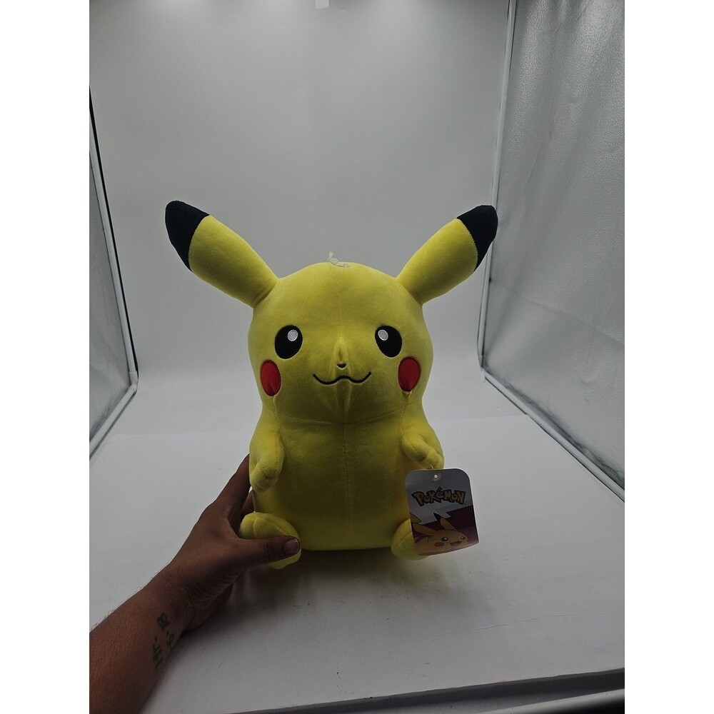 Pokémon Pikachu 14 inch 2022 Nintendo